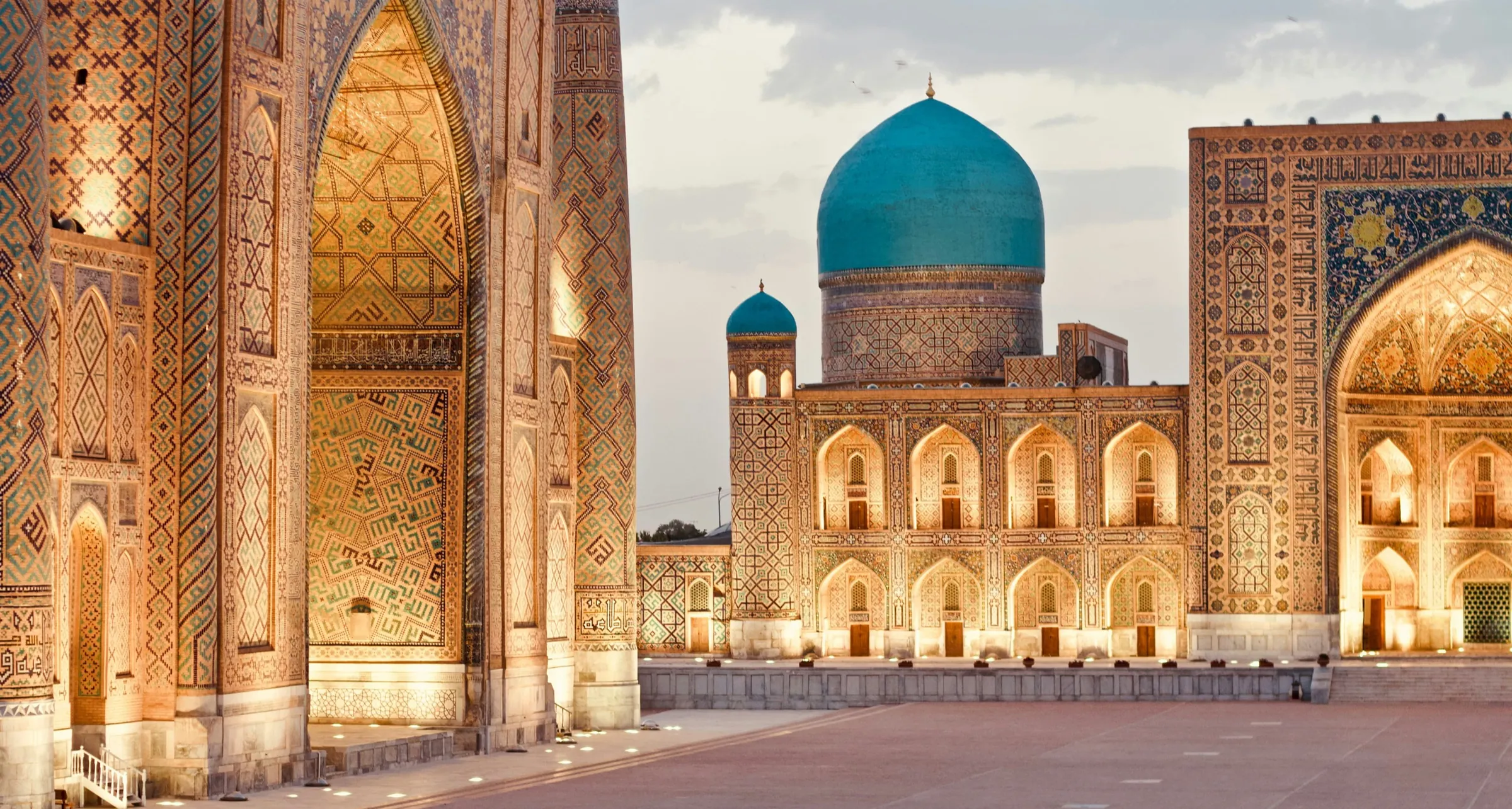 Das historische Registan in Samarkand, Usbekistan – Inspiration für die Küche des Samarkand Grill & Burgerhaus München