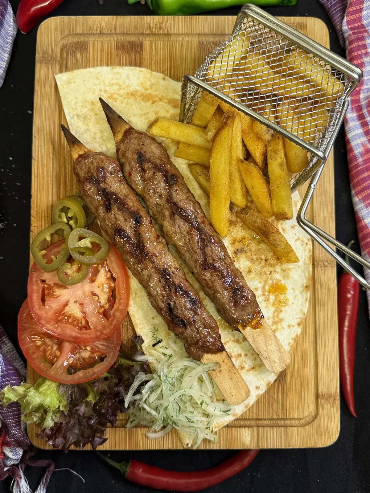 Usbekischer Art Adana Spieß – Halal im Samarkand München