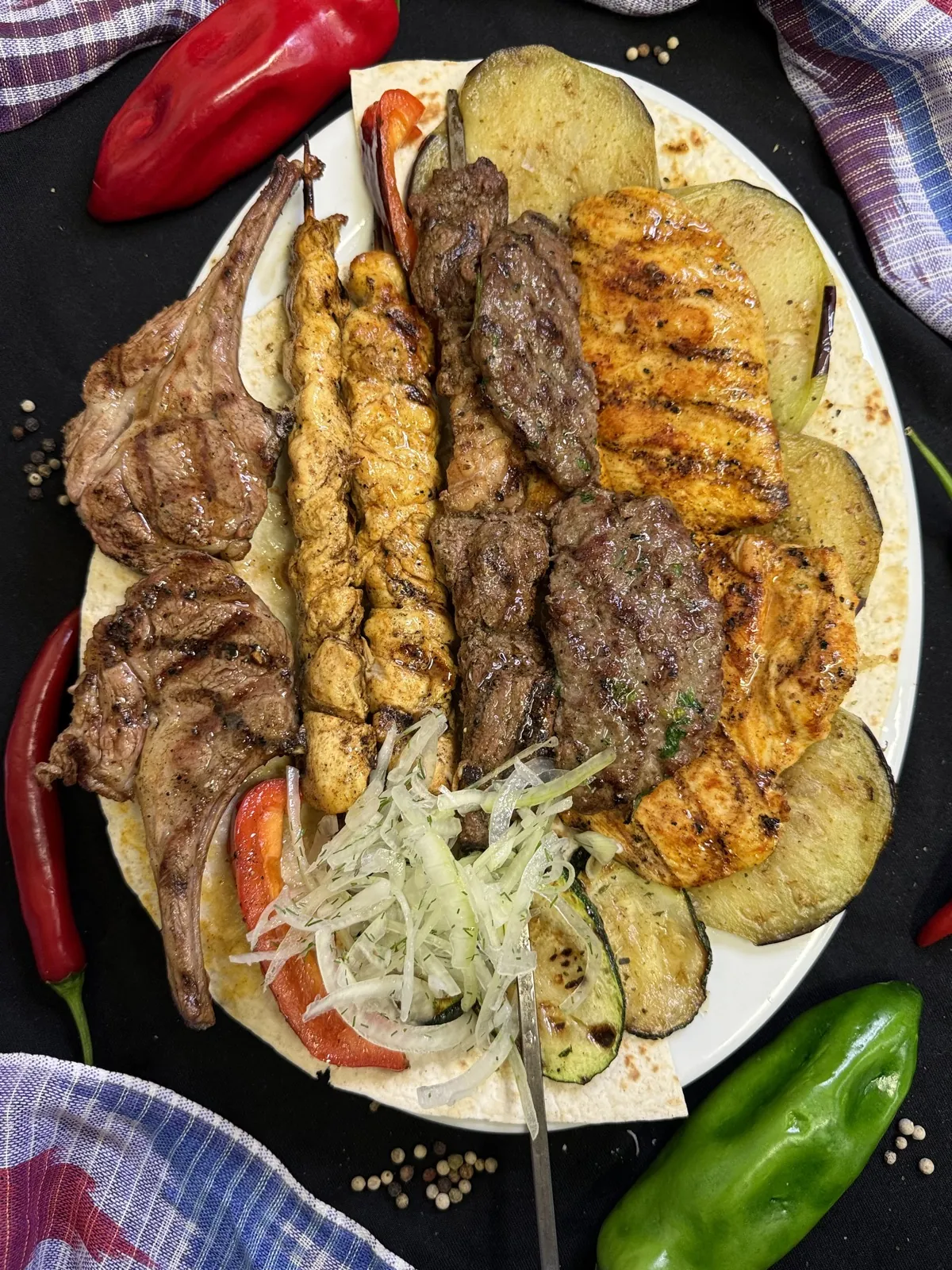 Gemischte Platte mit Halal Shashlik vom Grill für 2 Personen – Samarkand München