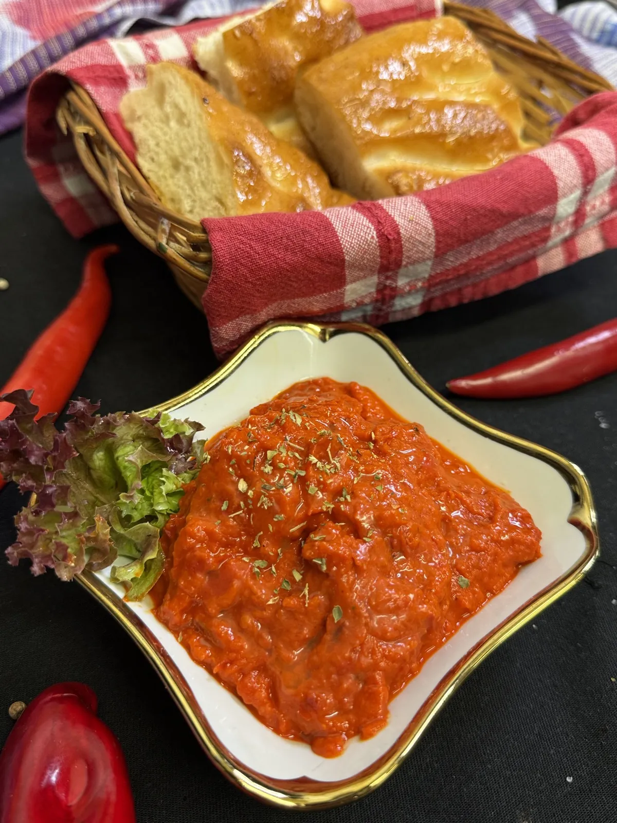 Geröstete Rote Paprikapaste im Samarkand München